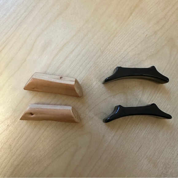 Japanese Chopstick Rest - Picture 2 of 2